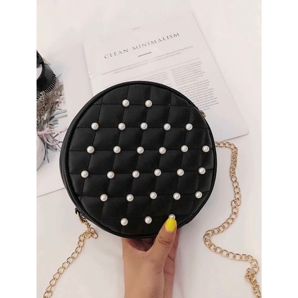 SHEIN Handbags - Black Pearl Decor Quilted Chain Bag 🖤